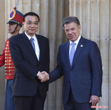 Chinese Premier Li Keqiang (L) holds talks with Colombian President Juan Manuel Santos in Bogota, capital of Colombia, May 21, 2015. (Xinhua/Zhang Duo) Chinese Premier Li Keqiang (L) holds talks with Colombian President Juan Manuel Santos in Bogota, capital of Colombia, May 21, 2015. (Xinhua/Zhang Duo)