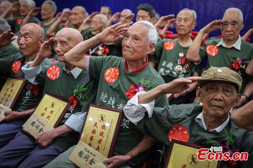 Thirty-three veterans from the War of Resistance Against Japanese Invasion (1937–1945) attend an event to mark the 78th anniversary of the July 7 Incident, in Nanjing, East China’s Jiangsu province, July 5, 2015. (Photo: China News Service/Yang Bo) Thirty-three veterans from the War of Resistance Against Japanese Invasion (1937–1945) attend an event to mark the 78th anniversary of the July 7 Incident, in Nanjing, East China’s Jiangsu province, July 5, 2015. (Photo: China News Service/Yang Bo)