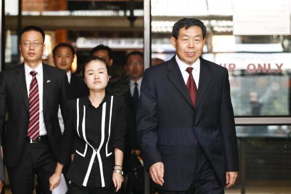 Dou Enyong (1st R), assistant minister of the International Department of the Central Committee of the Communist Party of China, arrives at Tribhuwan International Airport in Kathmandu, capital of Nepal, on Aug. 23, 2015. Dou Enyong expressed China's wish here on Sunday to help rebuild quake-ravaged Nepal's economy by deepening party-to-party relations. (Photo: Xinhua) Dou Enyong (1st R), assistant minister of the International Department of the Central Committee of the Communist Party of China, arrives at Tribhuwan International Airport in Kathmandu, capital of Nepal, on Aug. 23, 2015. Dou Enyong expressed China's wish here on Sunday to help rebuild quake-ravaged Nepal's economy by deepening party-to-party relations. (Photo: Xinhua)