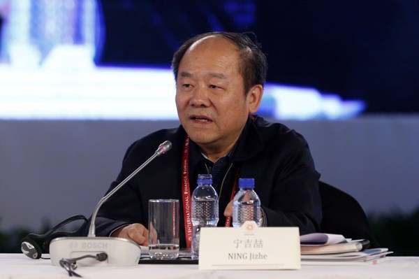 Ning Jizhe, one of the 84 who participated in drafting China's 13th Five Year Plan, speaks at the International Finance Forum in Beijing, Nov. 7, 2015 (Photo: China News Service/Liu Guanguan) Ning Jizhe, one of the 84 who participated in drafting China's 13th Five Year Plan, speaks at the International Finance Forum in Beijing, Nov. 7, 2015 (Photo: China News Service/Liu Guanguan)