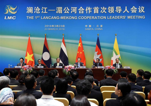 Chinese Premier Li Keqiang (3rd R), Thai Prime Minister Prayuth Chan-ocha (3rd L), Cambodian Prime Minister Hun Sen (2nd R), Lao Prime Minister Thongsing Thammavong (2nd L), Vice President of Myanmar Sai Mauk Kham (1st R) and Vietnamese Deputy Prime Minister Pham Binh Minh (1st L) jointly meet the press after the 1st Lancang-Mekong Cooperation Leaders' Meeting in Sanya, south China's Hainan Province, March 23, 2016. (Photo: Xinhua/Rao Aimin) Chinese Premier Li Keqiang (3rd R), Thai Prime Minister Prayuth Chan-ocha (3rd L), Cambodian Prime Minister Hun Sen (2nd R), Lao Prime Minister Thongsing Thammavong (2nd L), Vice President of Myanmar Sai Mauk Kham (1st R) and Vietnamese Deputy Prime Minister Pham Binh Minh (1st L) jointly meet the press after the 1st Lancang-Mekong Cooperation Leaders' Meeting in Sanya, south China's Hainan Province, March 23, 2016. (Photo: Xinhua/Rao Aimin)
