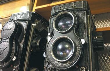 Two secondhand Seagull cameras displayed in the shop. Liang Fengxin/China Daily Two secondhand Seagull cameras displayed in the shop. Liang Fengxin/China Daily