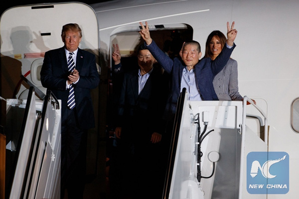 U.S. President Donald Trump (1st L), his wife Melania Trump (1st R) welcome Kim Dong-chul, Kim Hak-song and Tony Kim back to the United States at Joint Base Andrews in Washington D.C., the United States, May 10, 2018. Three U.S. citizens that were just freed by the Democratic People's Republic of Korea (DPRK) arrived in Washington early Thursday, as the two countries saw their ties warm up in recent weeks. (Xinhua/Shen Ting) U.S. President Donald Trump (1st L), his wife Melania Trump (1st R) welcome Kim Dong-chul, Kim Hak-song and Tony Kim back to the United States at Joint Base Andrews in Washington D.C., the United States, May 10, 2018. Three U.S. citizens that were just freed by the Democratic People's Republic of Korea (DPRK) arrived in Washington early Thursday, as the two countries saw their ties warm up in recent weeks. (Xinhua/Shen Ting)