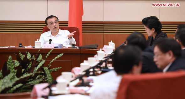 Premier Li Keqiang speaks during a meeting attended by the heads of municipalities of Tianjin and Shanghai, provinces of Jiangsu, Zhejiang, Anhui, Hubei and Yunnan, as well as Guangxi Autonomous Region in Beijing, capital of China, Oct. 13, 2015. (Photo: Xinhua/Zhang Duo) Premier Li Keqiang speaks during a meeting attended by the heads of municipalities of Tianjin and Shanghai, provinces of Jiangsu, Zhejiang, Anhui, Hubei and Yunnan, as well as Guangxi Autonomous Region in Beijing, capital of China, Oct. 13, 2015. (Photo: Xinhua/Zhang Duo)