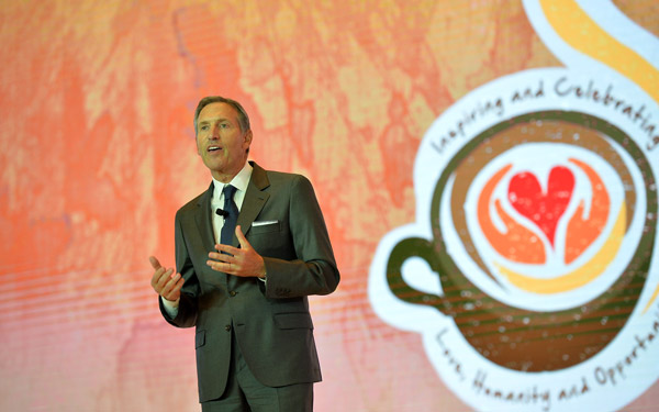 Howard Schultz, chairman, president and CEO of the US-based global coffee chain Starbucks Corp, speaking at a local dealership meeting in Chengdu, Sichuan province on Jan 12. (Photo/China Daily) Howard Schultz, chairman, president and CEO of the US-based global coffee chain Starbucks Corp, speaking at a local dealership meeting in Chengdu, Sichuan province on Jan 12. (Photo/China Daily)