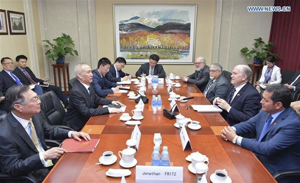 Chinese Vice Premier Liu He meets with Governor of Alaska Bill Walker, Lieutenant Governor of New Mexico John Sanchez and some attendees at the fourth China-U.S. governors' forum in Beijing, capital of China, May 21, 2018. (Xinhua/Yin Bogu) Chinese Vice Premier Liu He meets with Governor of Alaska Bill Walker, Lieutenant Governor of New Mexico John Sanchez and some attendees at the fourth China-U.S. governors' forum in Beijing, capital of China, May 21, 2018. (Xinhua/Yin Bogu)