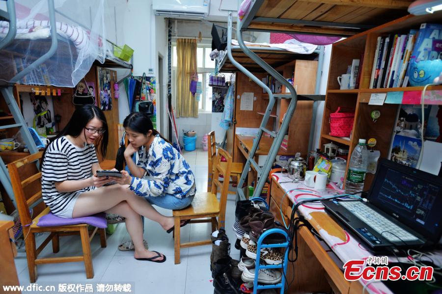 21-year-old student fascinated with stock market for 8 years(1/5)