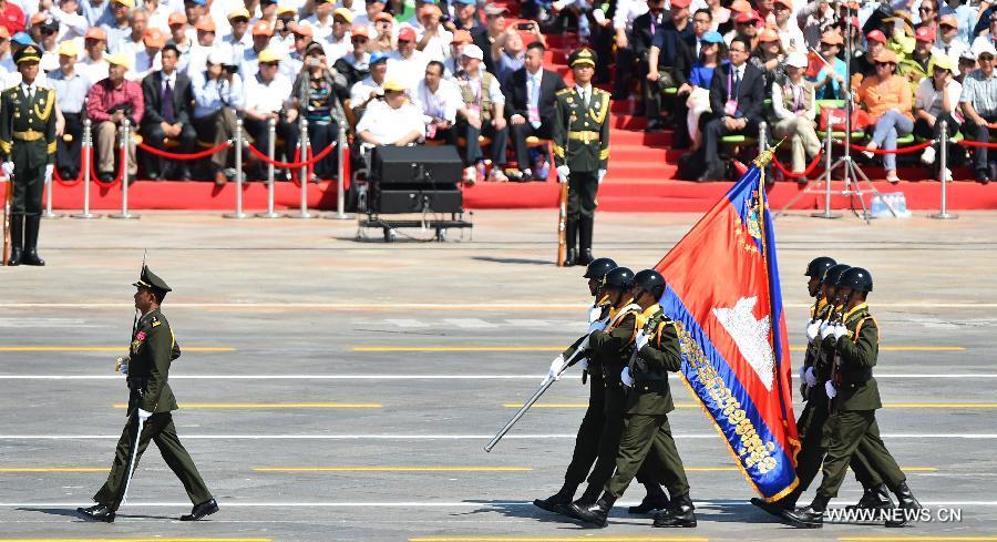 Foreign troops attend V-Day parade (1/2)