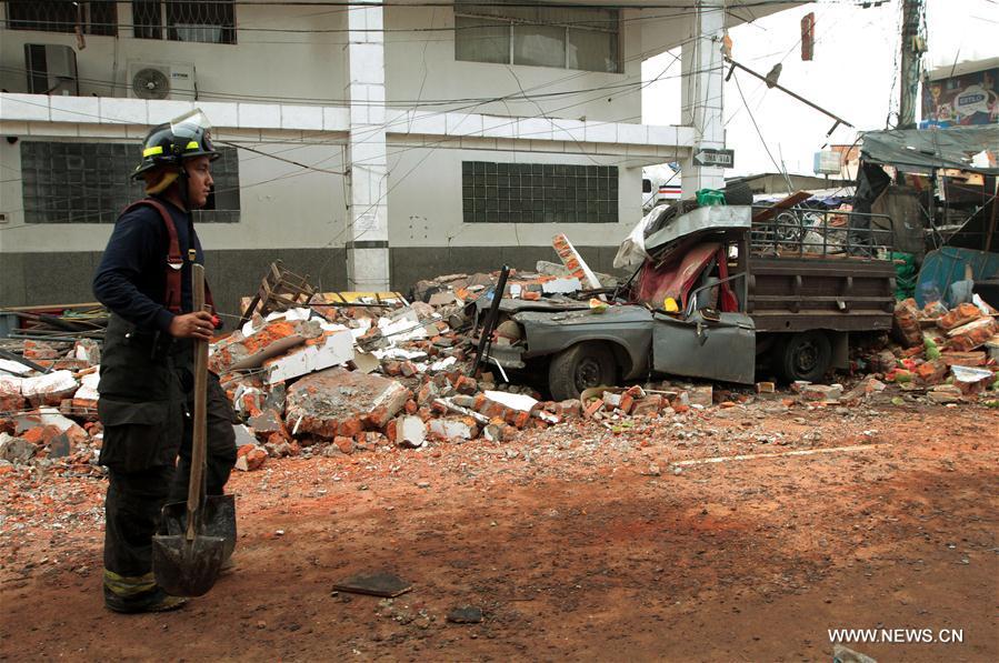 Strong earthquake hits Ecuador (1/7)