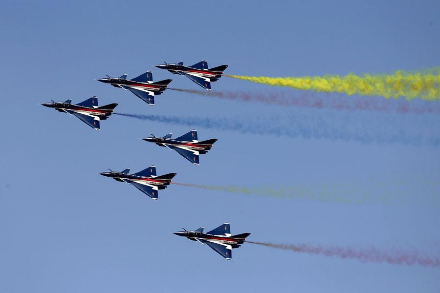 Jet fighters, bombers and flying pandas ready for Air Show China(1/9)