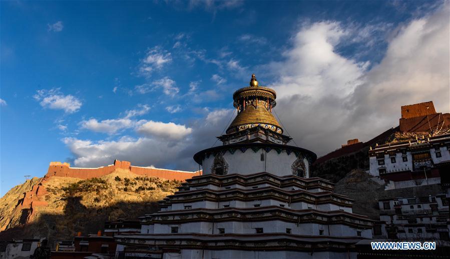 1,424 historical and cultural sites protected in Tibet(1/3)