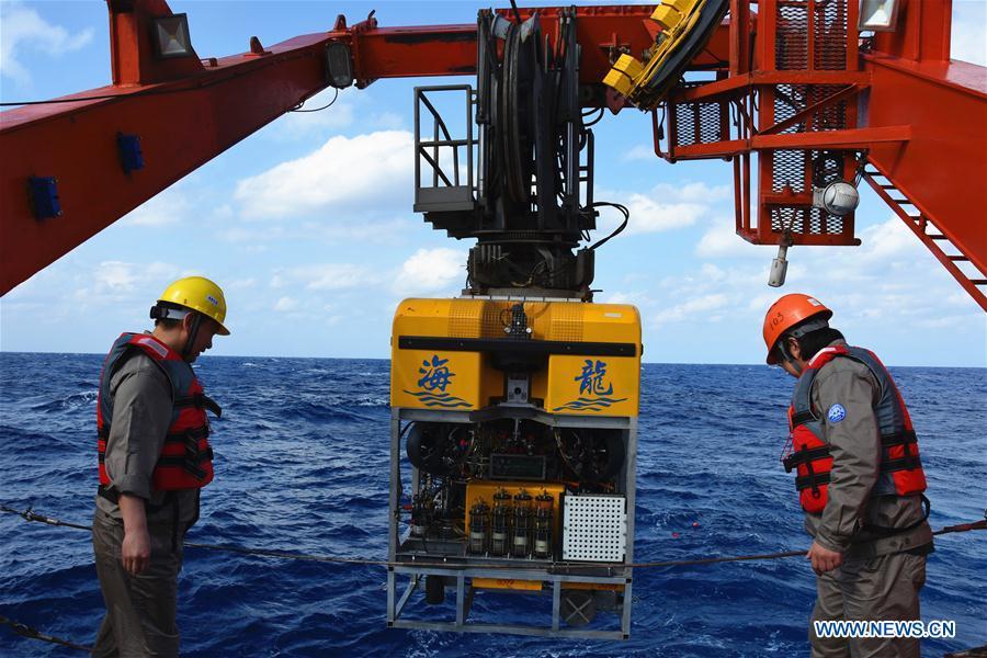 Unmanned submersible 'Hailong III' completes 400-meter-deep sea test(1/3)