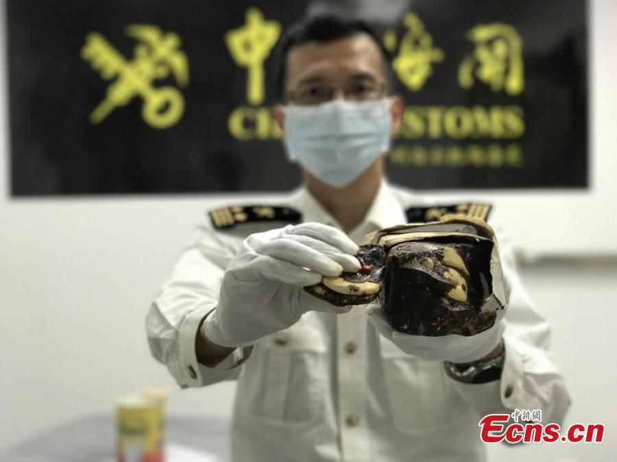 Chocolate-covered ivory seized in Guangzhou (1/2)