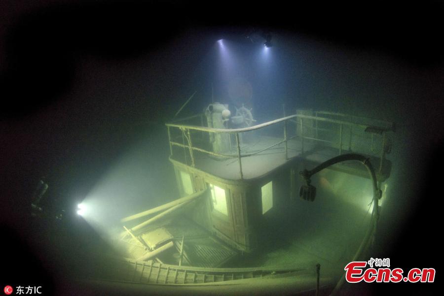 Ship preserved for 107 years under Lake Superior(1/4)