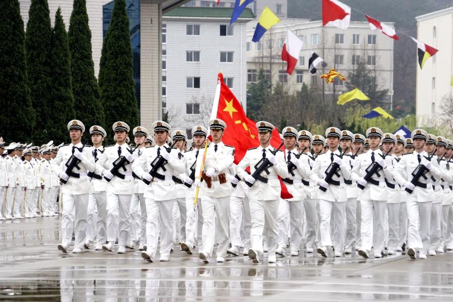 Dalian Naval Academy celebrates 69th anniversary of PLA Navy(1/5)