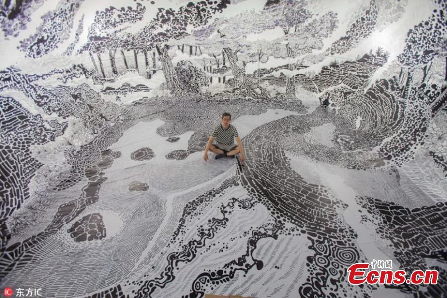 Artist uses 120 marker pens to create immersive drawing (1/3)