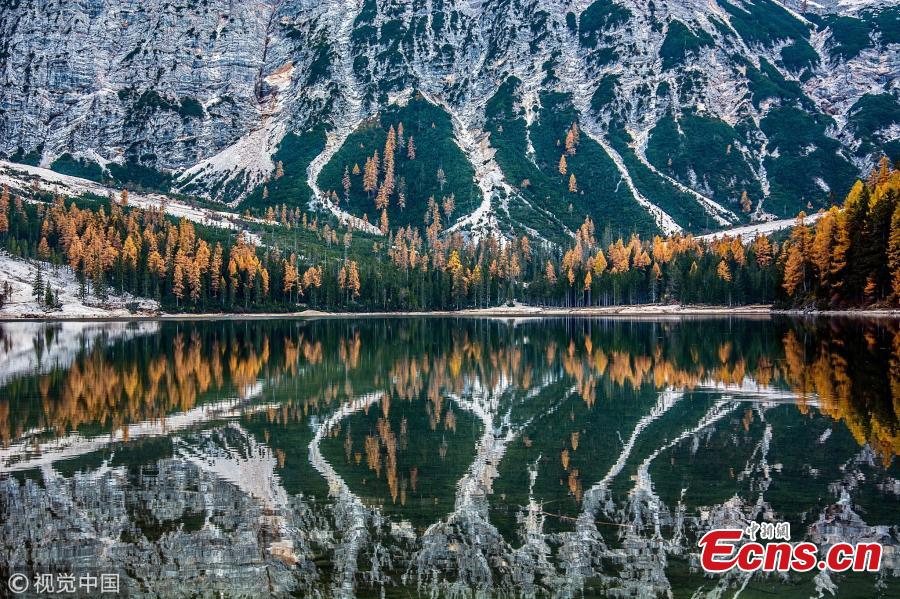Pearl among Dolomite lakes(1/3)
