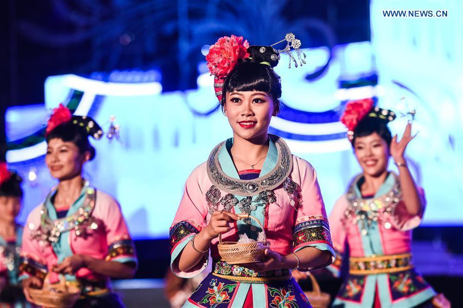 8th tourism industry conference kicks off in SW China's Guizhou (1/6)