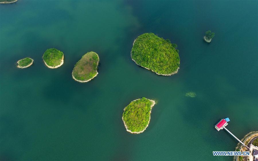 Aerial photo taken on May 17, 2018 shows the scenery of Aha wetland park in southwest China\'s Guizhou Province. (Xinhua/Qin Gang)