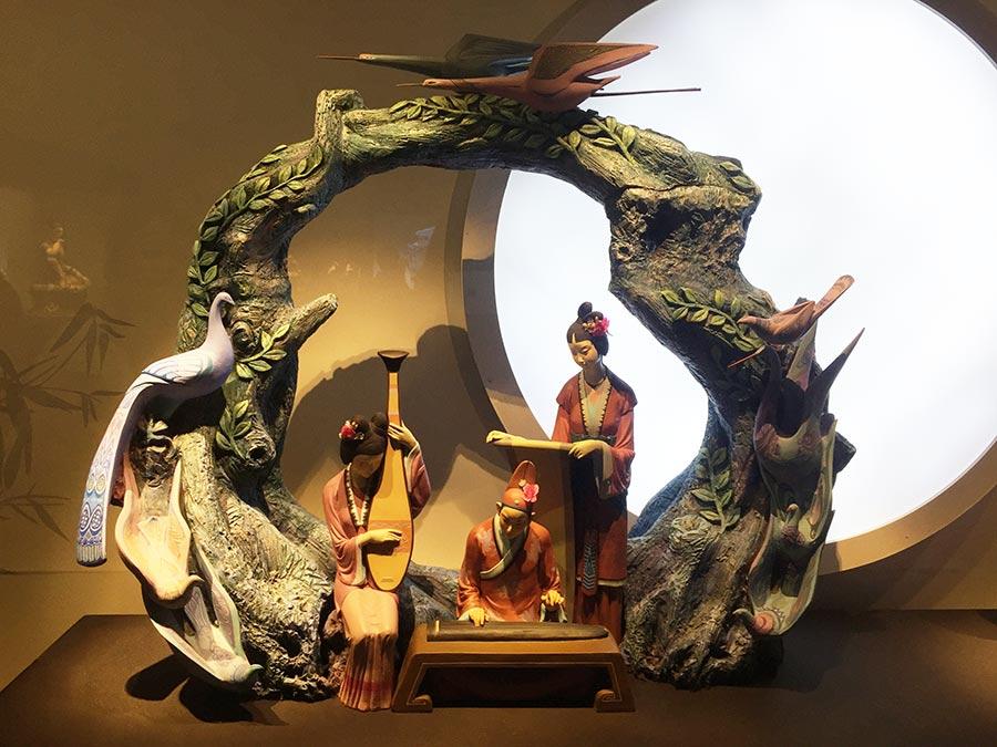 Huan Niang by Zhang Chang (Photo/China Daily)
Zhang Chang, a fourth-generation inheritor of Zhang-style clay figurine making, said: \