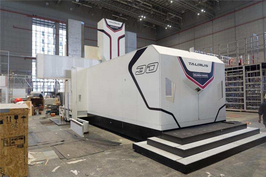 A gantry milling machine called Taurus by Waldrich Coburg is seen at the National Exhibition and Convention Center (Shanghai). (Photo/chinadaily.com.cn)