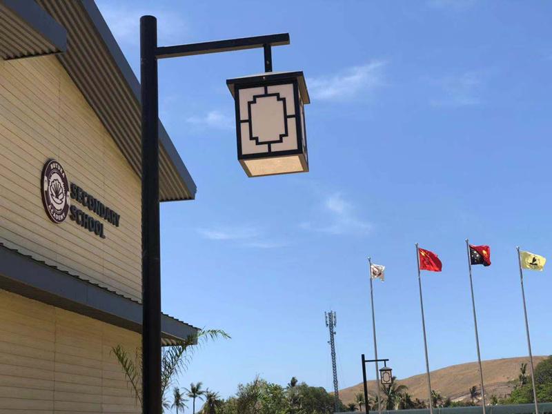 Chinese-style courtyards, lanterns and paintings can be seen throughout the campus. (Photo/People\'s Daily Online)