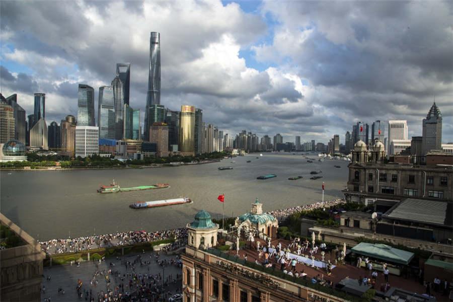 Skyscrapers rise above the Huangpu River, as seen from the rooftop of the Fairmont Peace Hotel, Aug. 19, 2018. (Photo provided to chinadaily.com.cn)