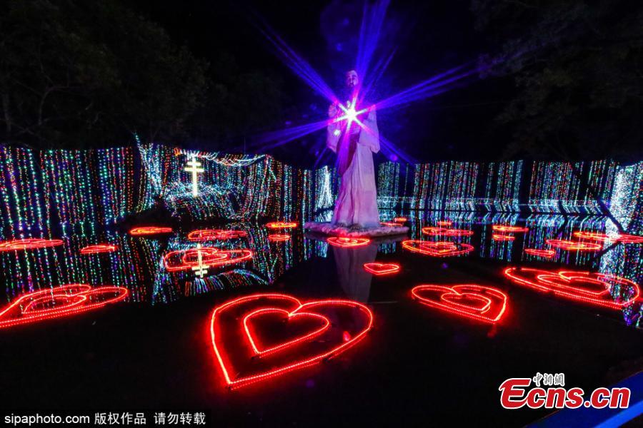 Christmas lights illuminate the Spiritual Center Sacred Sky in Sorocaba in southeastern Brazil. According to the park’s director Luciano Dini, it is the largest private Christmas decoration in the world. There are an incredible 4.5 million lights in a space of 20,000 square meters with gardens, trees and lakes, as well as Santa’s house. (Photo/SIPAPHOTO)