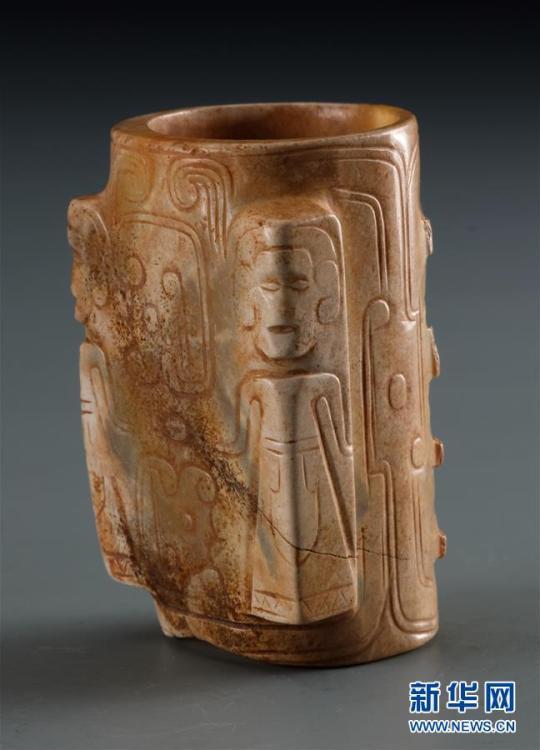 A Jade cong unearthed in the Liujaiwa ruins in Chengcheng County, Shaanxi Province. A research team from the Shaanxi Provincial Institute of Archaeology announced excavations that had taken place over two years showed the Liujiawa ruins belonged to the remains of a city wall and cemetery from the late Rui state, a Chinese vassal state during the Western Zhou dynasty (1046-771 BC). (Photo provided by Shaanxi Provincial Institute of Archaeology)