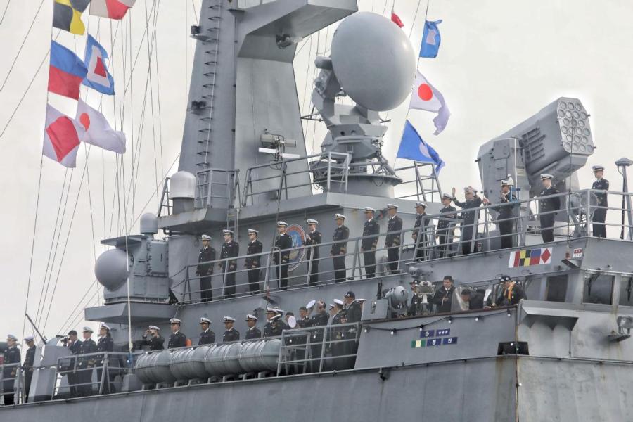 The destroyer Chungmugong Yi Sun-sin from the ROK arrives at a military port in Shanghai, Jan. 14, 2019. (Photo: Zhang Long/For China Daily)