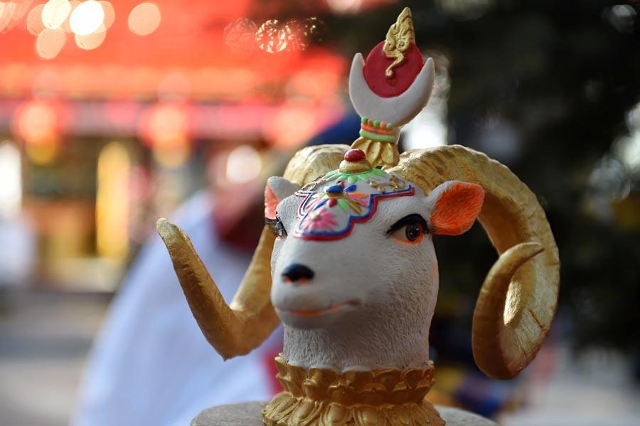 A goat-shaped handicraft for new year decorations pictured on Jan. 22, 2019. (Photo/Xinhua)