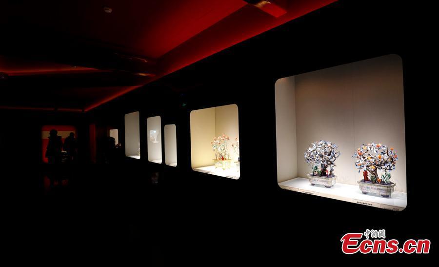 A view of a new exhibition at the Treasure Gallery in the Palace Museum, Beijing, Jan. 28, 2019. The Treasure Gallery is a series of exhibition spaces in the northeast of the museum known as the Palace of Tranquil Longevity Sector (Ningshou gong qu). The new exhibition consists of four gallery rooms displaying jewels, gold and silver, jade and bonsai relics. It will open before the Spring Festival, China’s Lunar New Year, on February 5. (Photo: China News Service/Du Yang)
