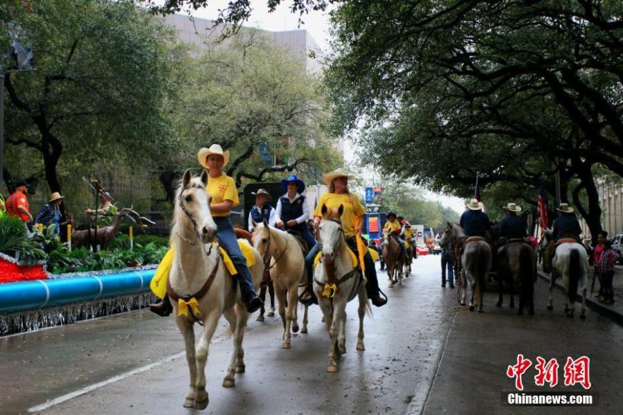 The Downtown Rodeo Parade in Houston, U.S., Feb. 23, 2019. The annual event celebrates Western heritage and marks the beginning of the Houston Livestock Show and Rodeo season, a tradition since 1938. (Photo: China News Service/Li Ang)