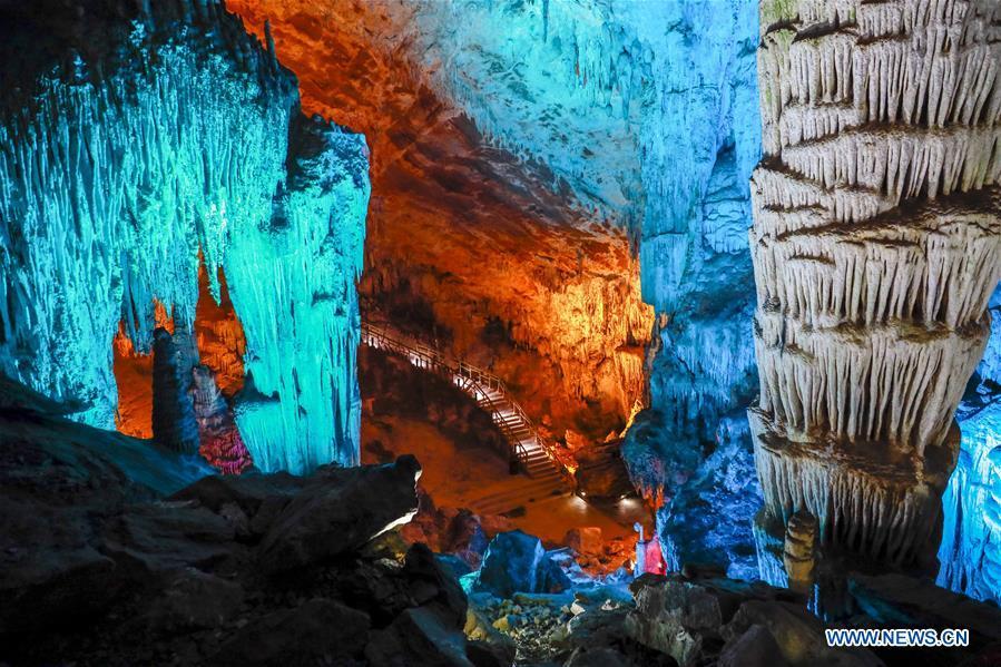 Photo taken on March 26, 2019 shows karst landscape inside the Furong Cave in Wulong District of Chongqing, southwest China. The Wulong Furong Cave was listed as a UNESCO world natural heritage site in 2007. (Xinhua/Liu Chan)