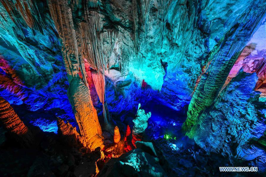 Photo taken on March 26, 2019 shows karst landscape inside the Furong Cave in Wulong District of Chongqing, southwest China. The Wulong Furong Cave was listed as a UNESCO world natural heritage site in 2007. (Xinhua/Liu Chan)