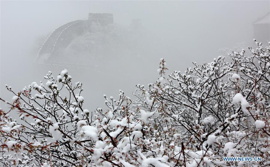 Photo taken on April 9, 2019 shows the snowy scenery of the Mutianyu Great Wall in Beijing, capital of China. (Xinhua/Bu Xiangdong)