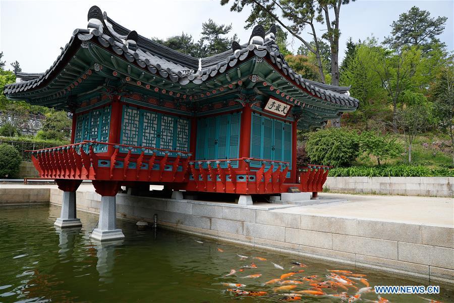Photo taken on April 20, 2019 shows a view of the Korean garden at Suncheon Bay National Garden in Suncheon, South Korea. The Suncheon Bay National Garden, located in South Korea\'s southern city of Suncheon, is the hosting place of Suncheon Bay Garden Expo 2013. (Xinhua/Wang Jingqiang)