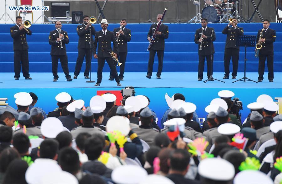 A military band from India performs during a joint military music display held to celebrate the People\'s Liberation Army Navy\'s 70th founding anniversary in Qingdao, east China\'s Shandong Province, April 22, 2019. The military bands from the navies of China, Thailand, Vietnam, Bangladesh and India performed at the event. Over 1,200 people, including officers and soldiers of navy vessels from home and abroad and Qingdao citizens, viewed the performance. (Xinhua/Zhu Zheng)
