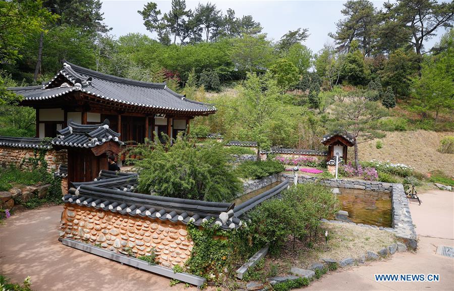 Photo taken on April 20, 2019 shows a view of the Korean garden at Suncheon Bay National Garden in Suncheon, South Korea. The Suncheon Bay National Garden, located in South Korea\'s southern city of Suncheon, is the hosting place of Suncheon Bay Garden Expo 2013. (Xinhua/Wang Jingqiang)