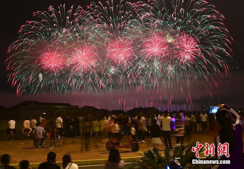 Photo taken on May 11, 2019 shows the opening ceremony of the 14th China (Liuyang) International Fireworks Cultural Festival held in Liuyang City, central China\'s Hunan Province. Liu Yang is well-known for its fireworks industry.  (Photo/China News Service)