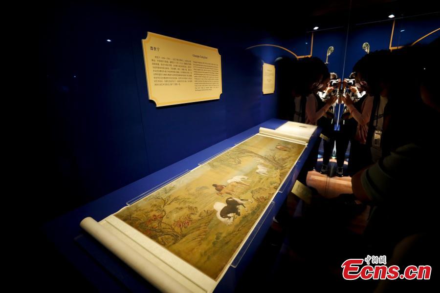 78 artifacts from the collection of the Vatican Museums are on show at the Palace Museum. (Photo/China News Service)