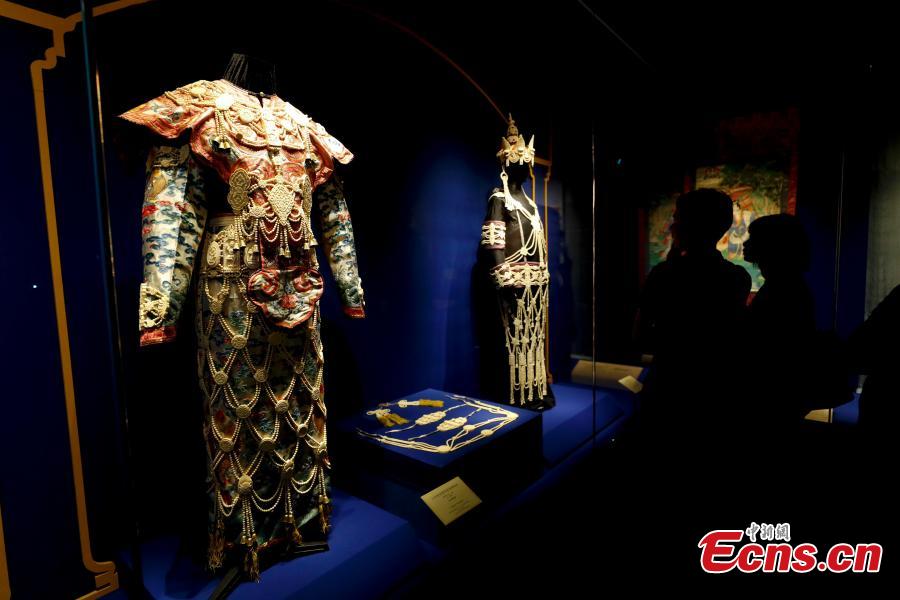 78 artifacts from the collection of the Vatican Museums are on show at the Palace Museum. (Photo/China News Service)