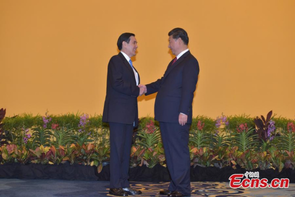 Xi Jinping and Ma Ying-jeou meet on Saturday afternoon at the Shangri-La Hotel in Singapore, marking the first face-to-face exchange and communication between the two leaders across the Taiwan Straits since 1949. (Photo/China News Service) Xi Jinping and Ma Ying-jeou meet on Saturday afternoon at the Shangri-La Hotel in Singapore, marking the first face-to-face exchange and communication between the two leaders across the Taiwan Straits since 1949. (Photo/China News Service)